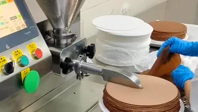 خط تغطية وتزيين الكيك
